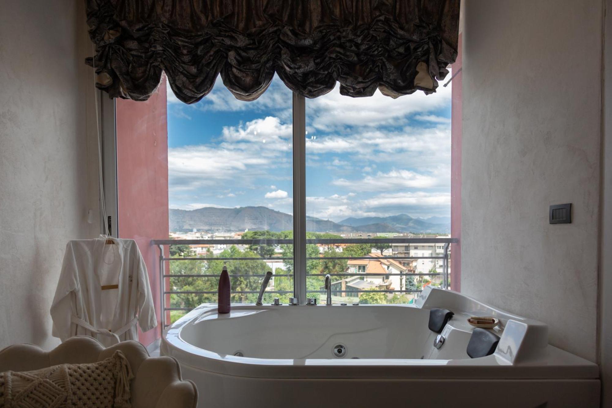 Femme Noir Luxury Spa Experience San Nicola La Strada Luaran gambar