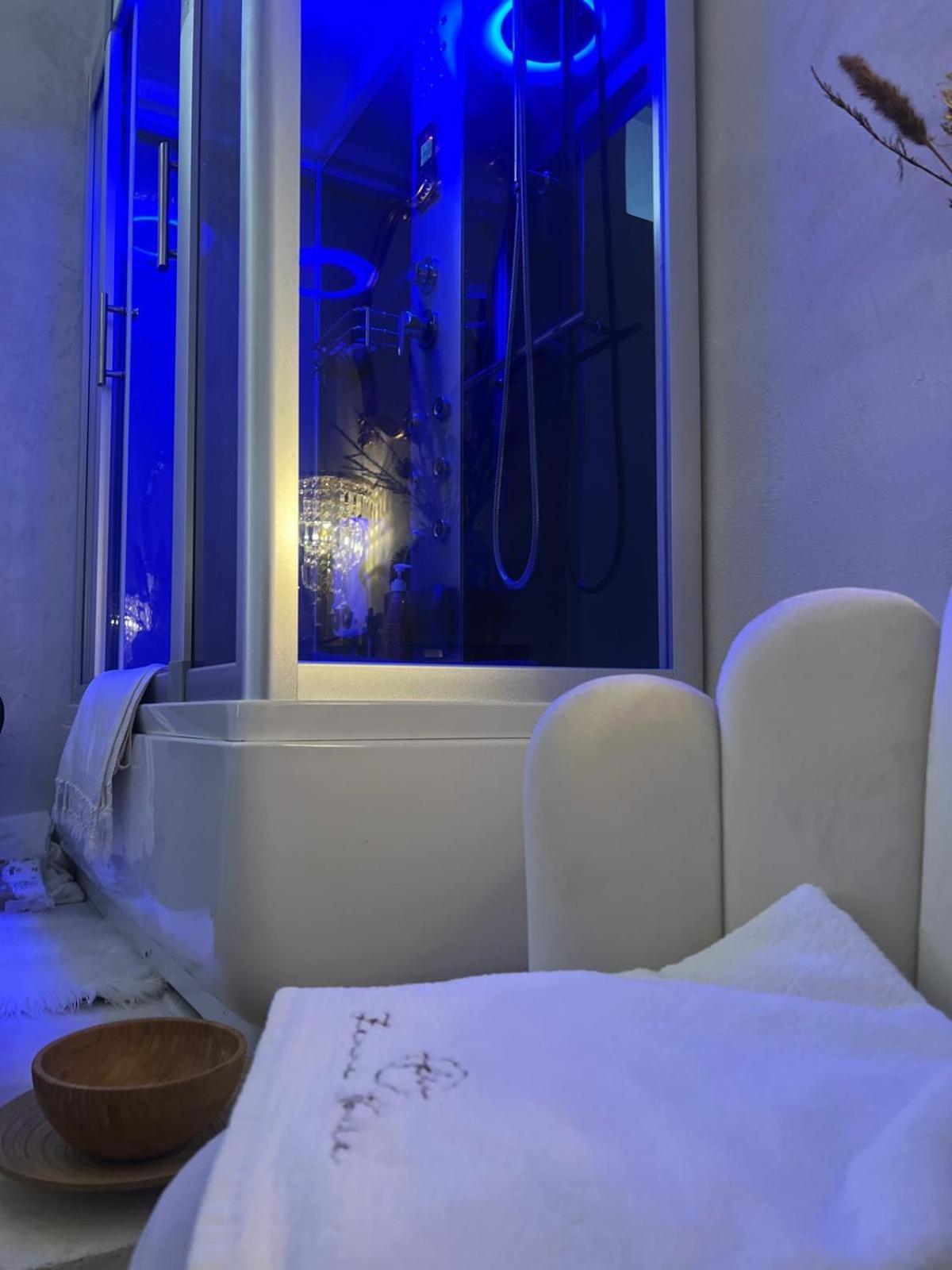 Femme Noir Luxury Spa Experience San Nicola La Strada Luaran gambar