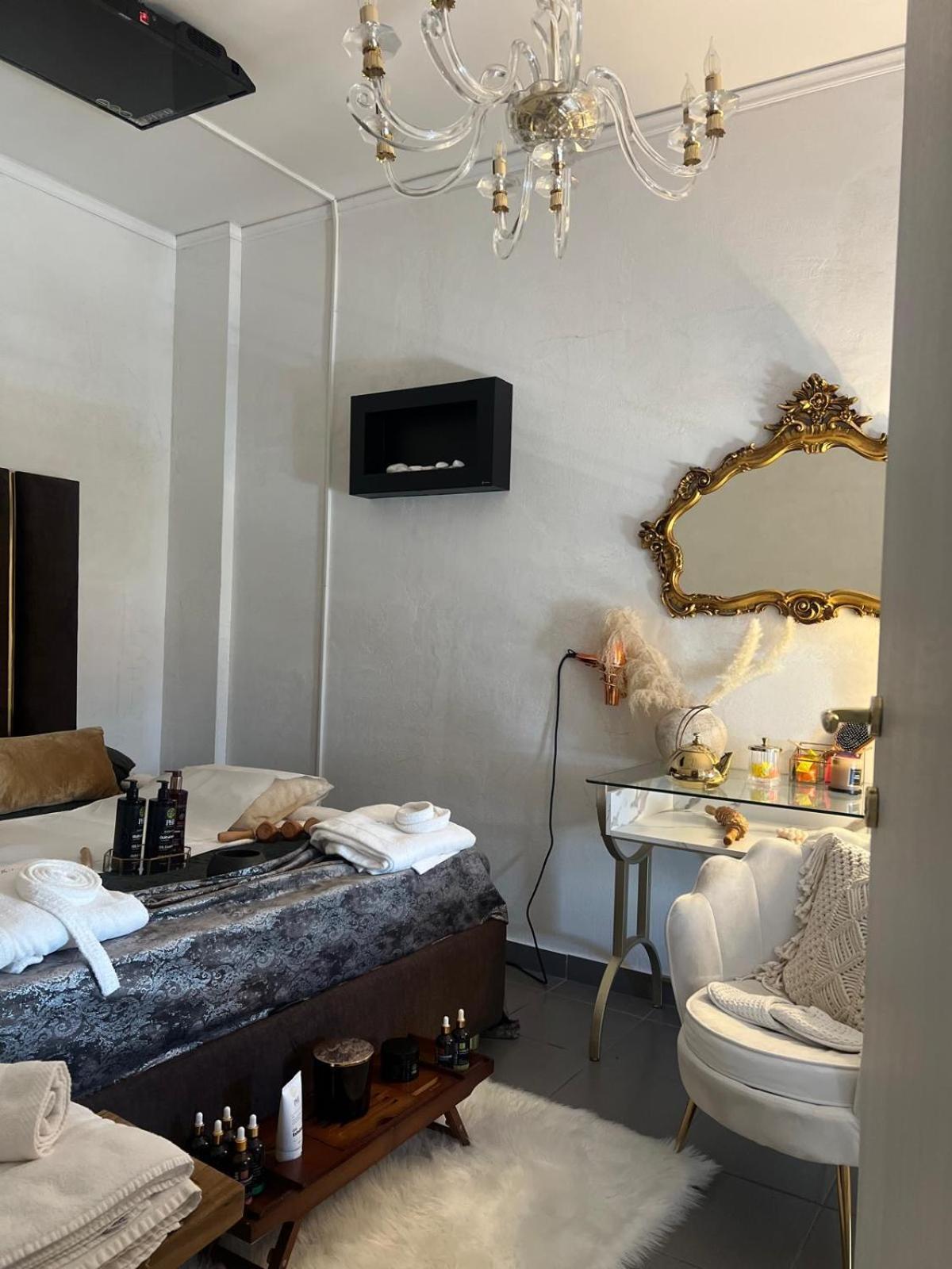 Femme Noir Luxury Spa Experience San Nicola La Strada Luaran gambar